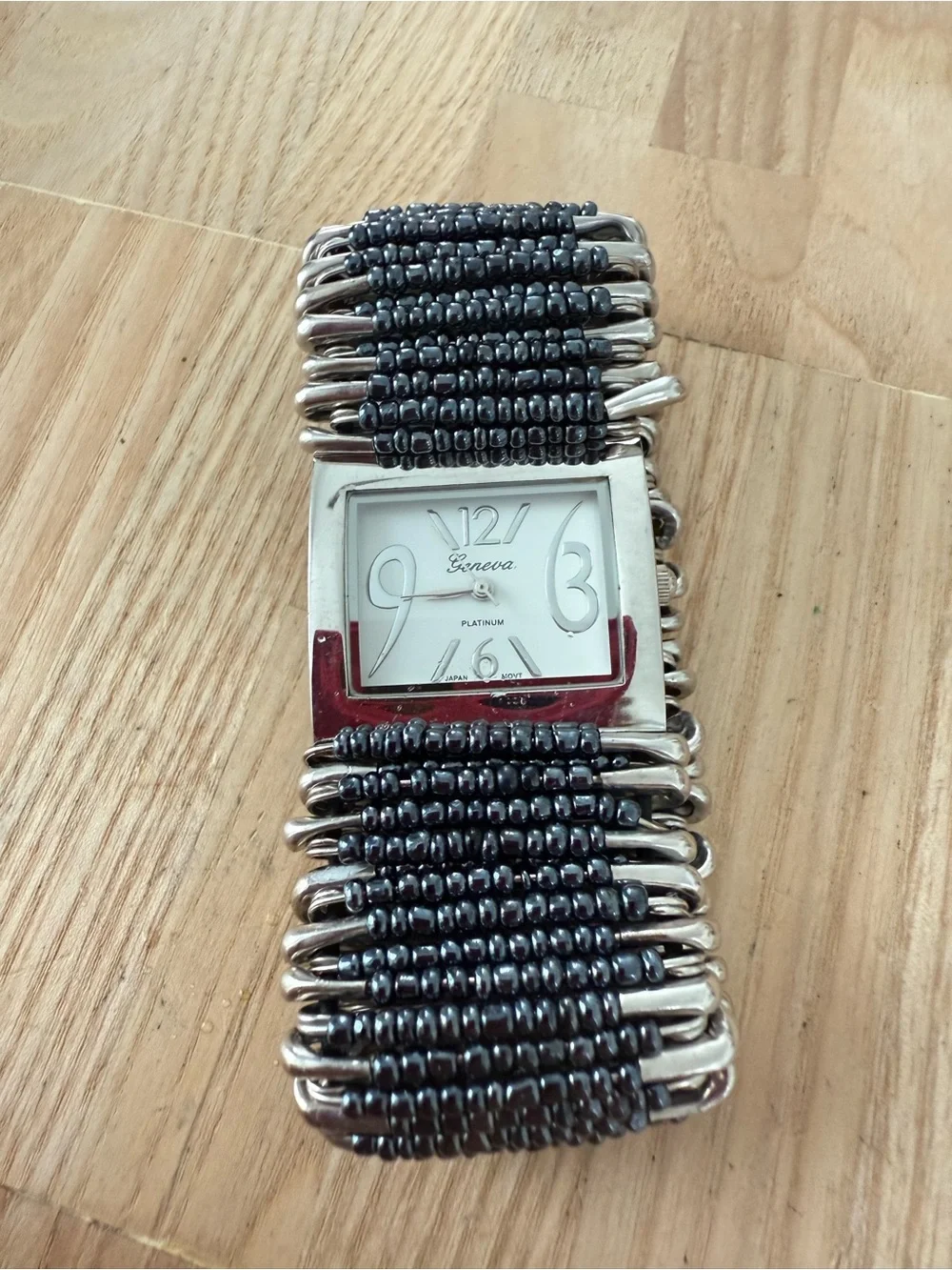 Geneva ladies beaded safety pin bracelet watch NEW BATTERY